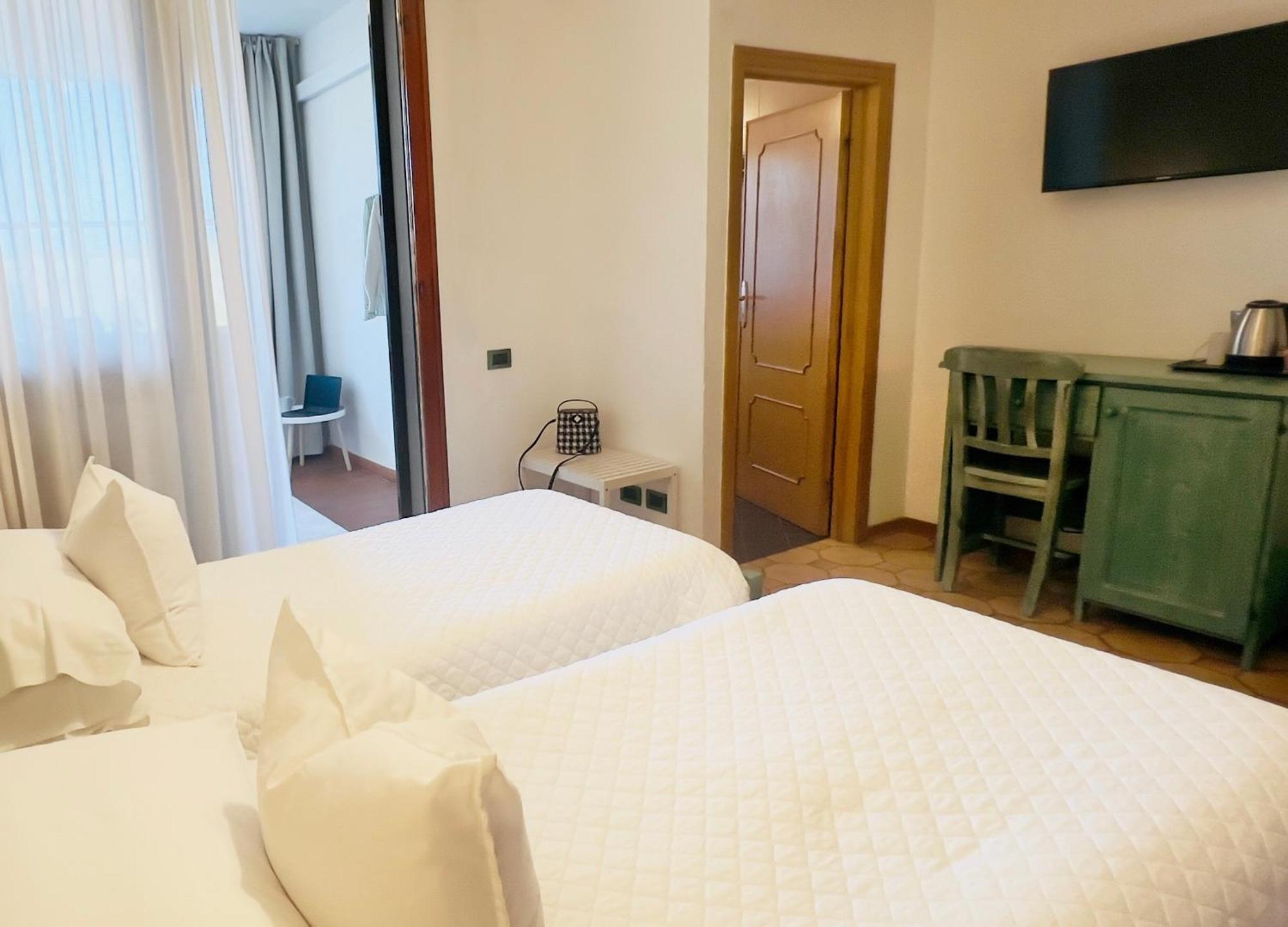 Villa Lavinia B&B Montescudaio Room photo