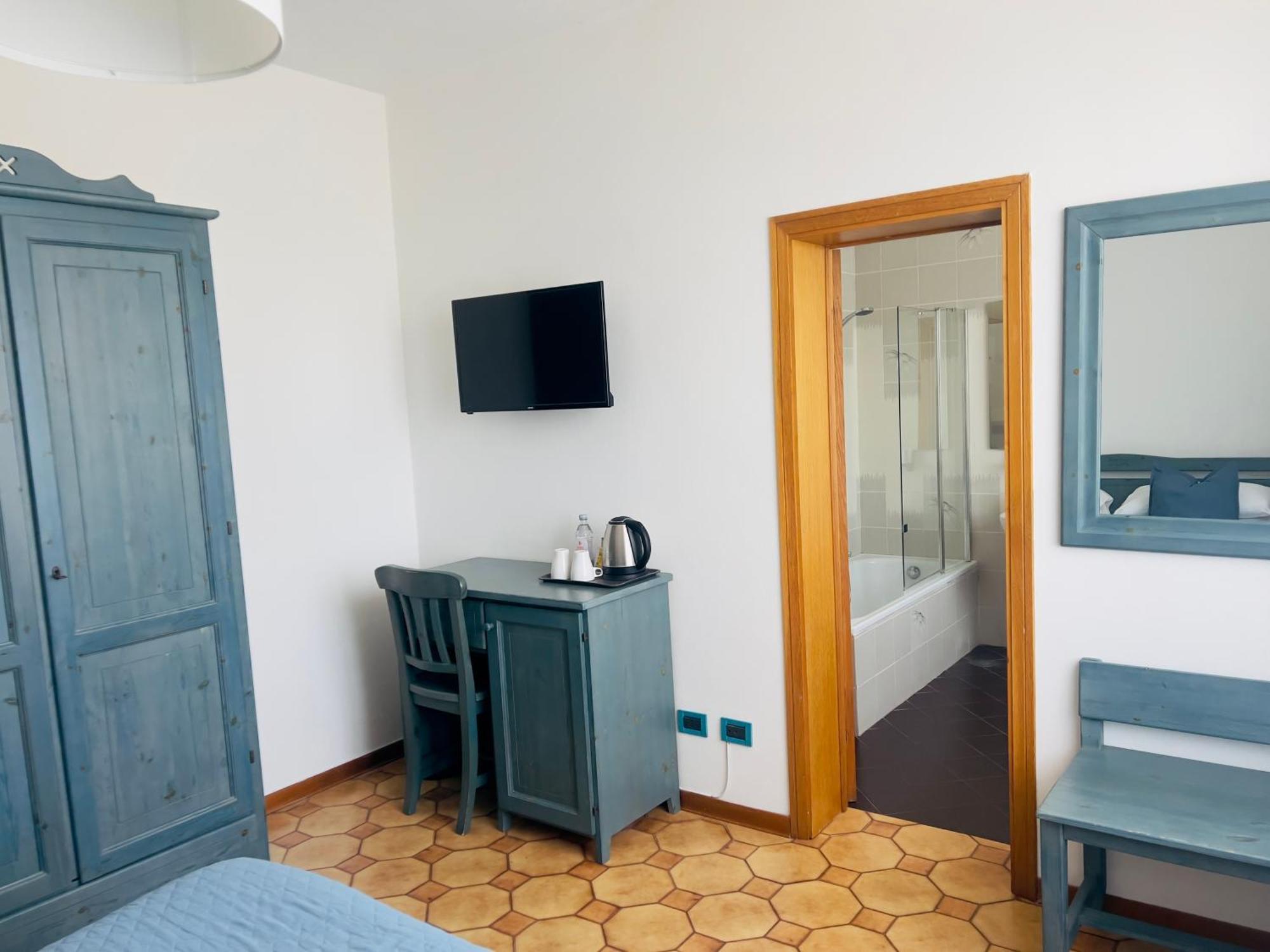 Villa Lavinia B&B Montescudaio Room photo